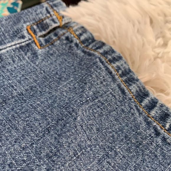 Halston Jeanswear Cropped Jeans - Picture 7 of 10